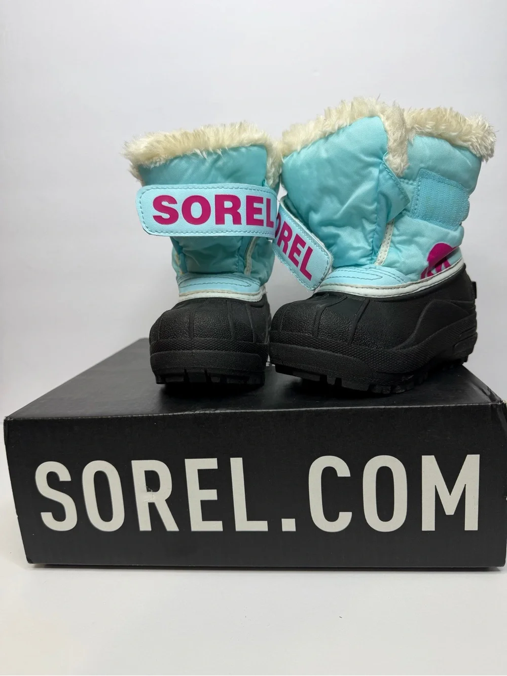 *Pre-Loved* Sorel Girls Aqua Blue and Pink Winter Boots with Faux Fur Cuff